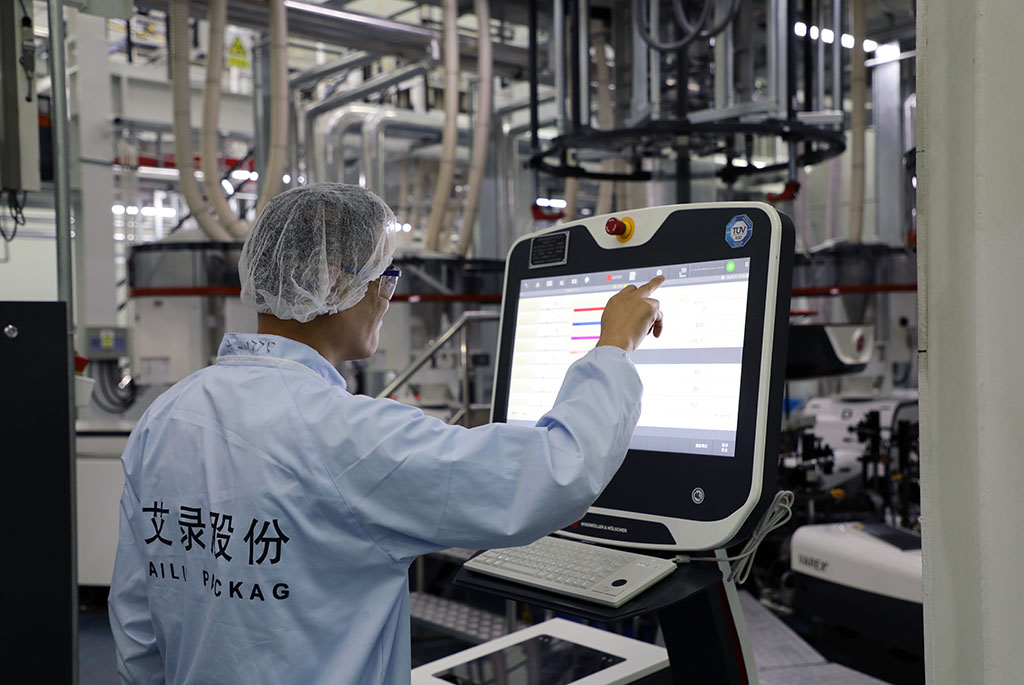 GMP吹膜车间 滕博会官网-诚信为本,专业服务